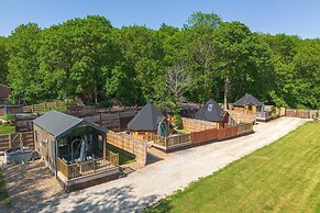 Woods Meadow Glamping