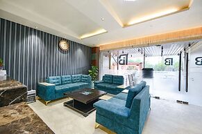 Fabhotel Billionaire Inn