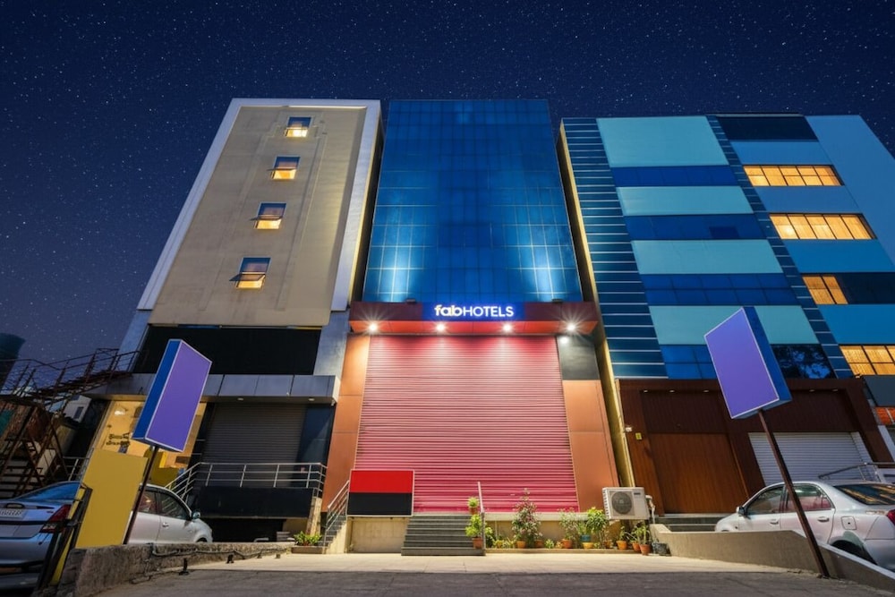 FabHotel Galaxy Suites