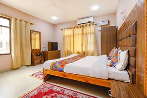 Fabhotel Grand Comforts