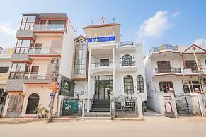 Fabhotel Raj Palace