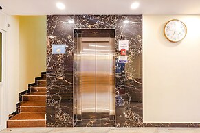 Fabhotel Sun Lux Grand Residency