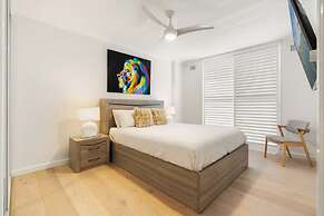 Stylish Manly Apartment With Harbour Views
