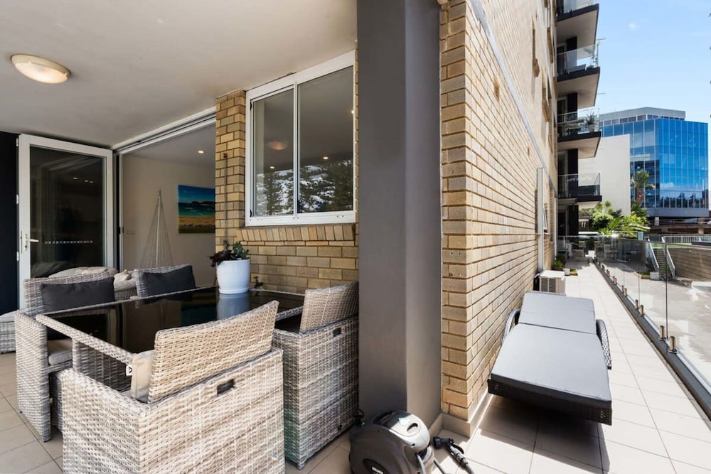 Stylish Manly Apartment With Harbour Views
