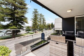 Stylish Manly Apartment With Harbour Views