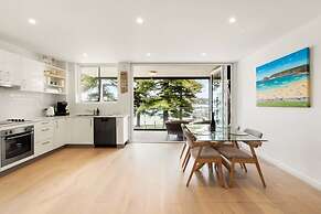 Stylish Manly Apartment With Harbour Views
