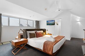 Wharf Loft in Sydney