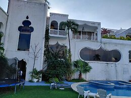 Marina Palace Tequesquitengo