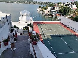 Marina Palace Tequesquitengo