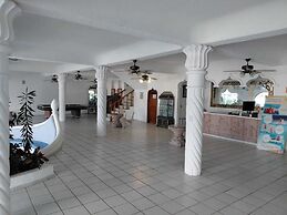 Marina Palace Tequesquitengo