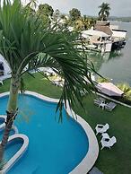 Marina Palace Tequesquitengo