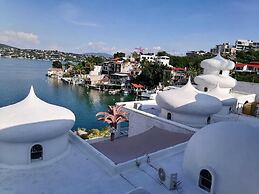 Marina Palace Tequesquitengo