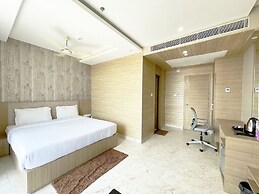 TBS Sea View - Full AC- Pool & Breakfast