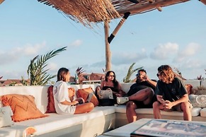 SOKKOOL CANGGU - COWORKING & COLIVING