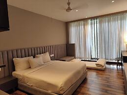 THE DEMOCRACY HOTEL & RESORT