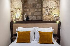 Epitome Suites