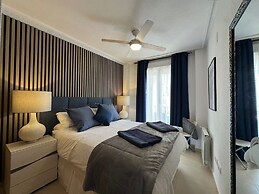 Golf Resort - Apartment - Sleeps4 - Pool - Parking