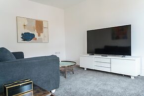 3 Bedroom 3.5 Bathroom House Chichester