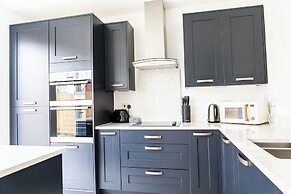 3 Bedroom 3.5 Bathroom House Chichester