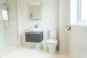 3 Bedroom 3.5 Bathroom House Chichester