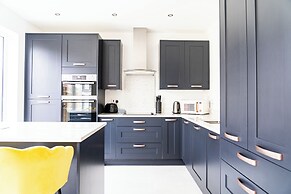 3 Bedroom 3.5 Bathroom House Chichester