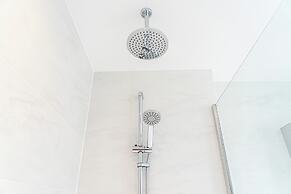 3 Bedroom 3.5 Bathroom House Chichester