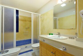 Immaculate 2-bed Apartment No 5 in Playa Blanca