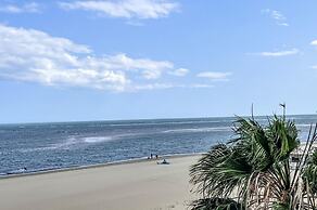 Luxury Front Line Apartment in Isla Canela Beach