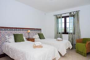 3 Bed Villa - Pool, Terrace, Bbq, Near Beach