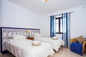 3 Bed Villa - Pool, Terrace, Bbq, Near Beach