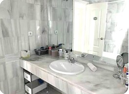 Beach Apartment - Sleeps 6, Pool & Private Terrace