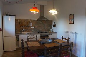 Alba 2-bed Cottage - Sleeps 4 - Montseny Park