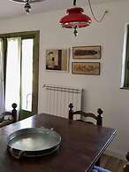 Alba 2-bed Cottage - Sleeps 4 - Montseny Park