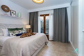 4 Bed Villa - Heated Pool, Pool Table, Bbq, Patio