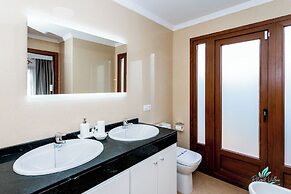 4 Bed Villa - Heated Pool, Pool Table, Bbq, Patio