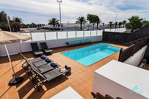 4 Bed Villa - Heated Pool, Pool Table, Bbq, Patio