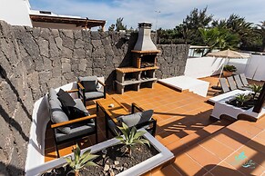 4 Bed Villa - Heated Pool, Pool Table, Bbq, Patio