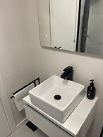 Seaside Apartment Sleeps 6 With Balcony