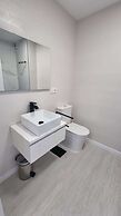 Seaside Apartment Sleeps 6 With Balcony