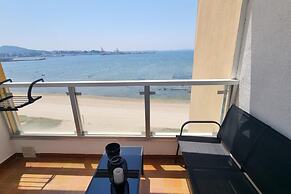 Seaside Apartment Sleeps 6 With Balcony