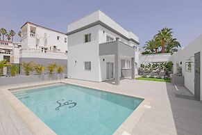 Stunning Apartment Within Villa Nr Los Cristianos