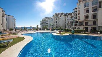 2 Bed Flat-sleeps 4-pets-parking-marina Duquesa