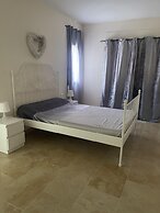 2 Bed Flat-sleeps 4-pets-parking-marina Duquesa