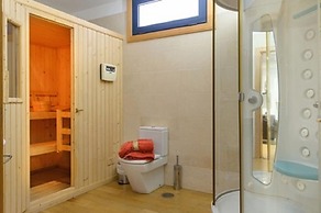 Villa Sleeps 6 With Pool Private & Sauna