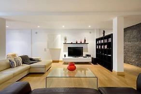 Villa Sleeps 6 With Pool Private & Sauna