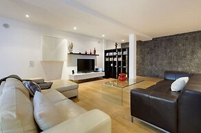 Villa Sleeps 6 With Pool Private & Sauna