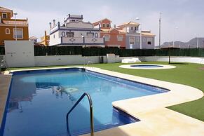 2 Bed House - Sleeps 4 - Pool - Terrace - Parking