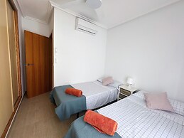 2 Bed House - Sleeps 4 - Pool - Terrace - Parking