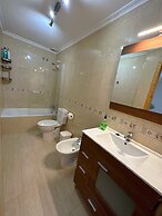 2 Bed House - Sleeps 4 - Pool - Terrace - Parking