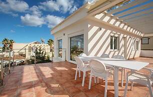 3-bed Villa Sleeps 8 With Private Pool